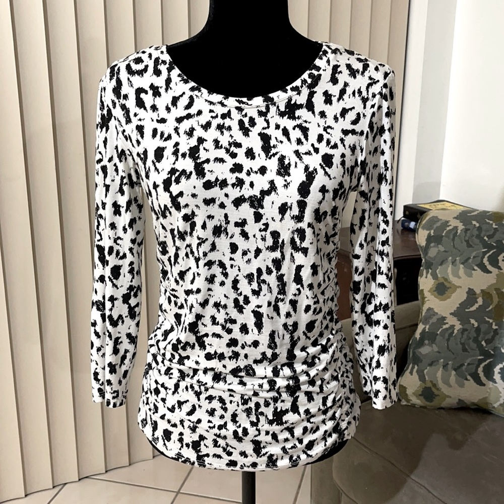 JENNIFER LOPEZ | Women’s Abstract Leopard Print Top Size M